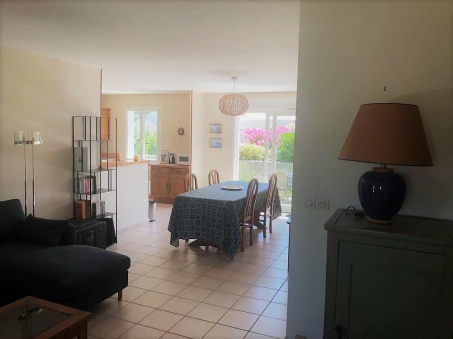 Agreable Maison Ensoleillee Avec Jardin Arbore Villa Le Château-dʼOléron Екстериор снимка